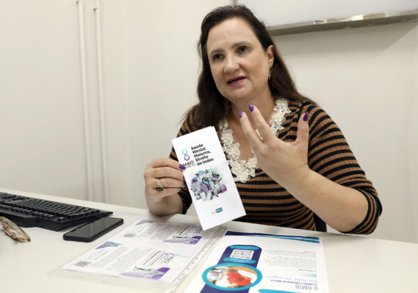 Maio Furta-Cor: Rede pública de saúde do DF oferece suporte à saúde mental das mães