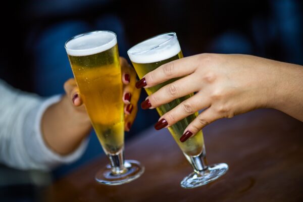 Evento ‘Mestres Cervejeiros’ movimenta o Paranoá com cerveja artesanal, gastronomia e música ao vivo