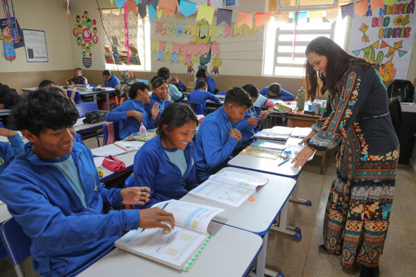 Escola Classe Café Sem Troco adota modelo inovador para integrar alunos imigrantes
