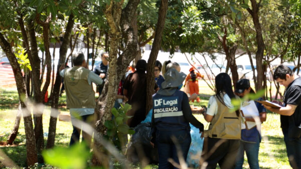 Ação de acolhimento atende 42 pessoas em situação de rua no DF nesta semana