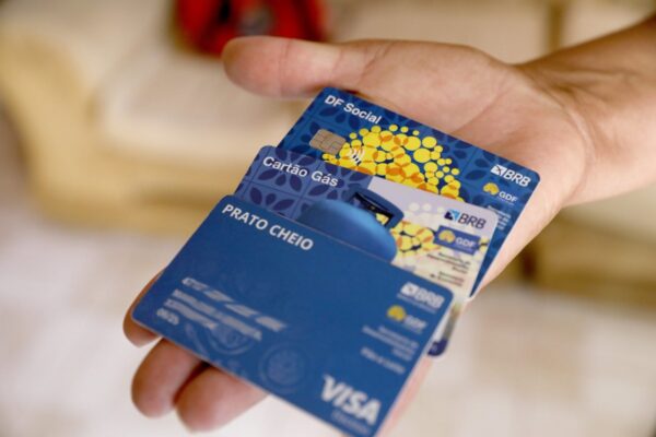 Novos beneficiários do DF Social têm até o dia 14 para abrir conta no BRB