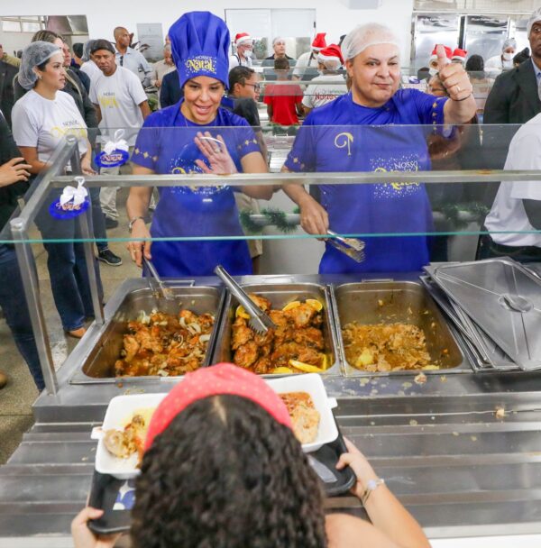 Nosso Natal: governador Ibaneis Rocha celebra almoço natalino no Restaurante Comunitário do Sol Nascente